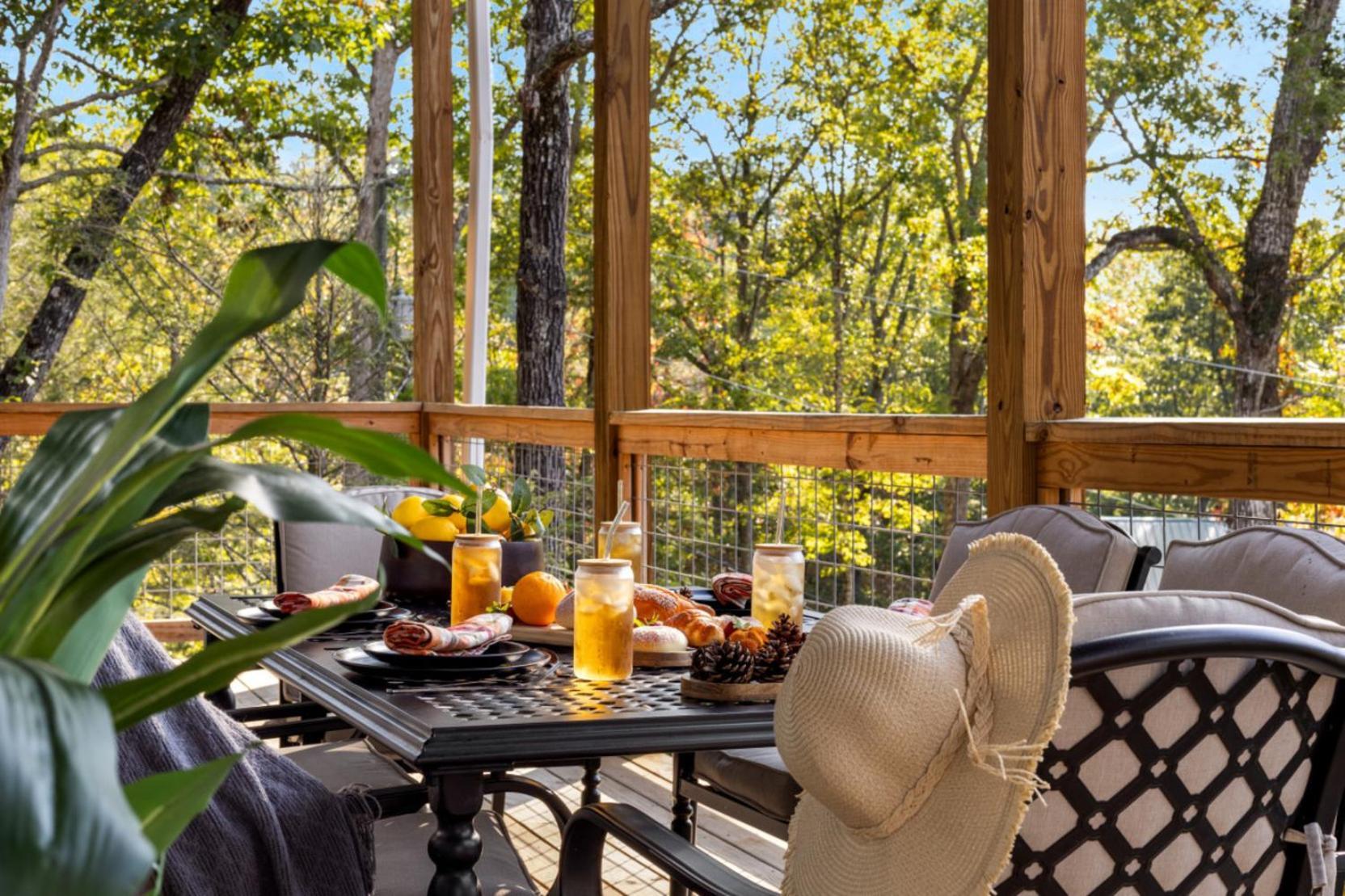Tranquil Mountain Getaway By Ghosal Luxury Lodging Gatlinburg Eksteriør billede