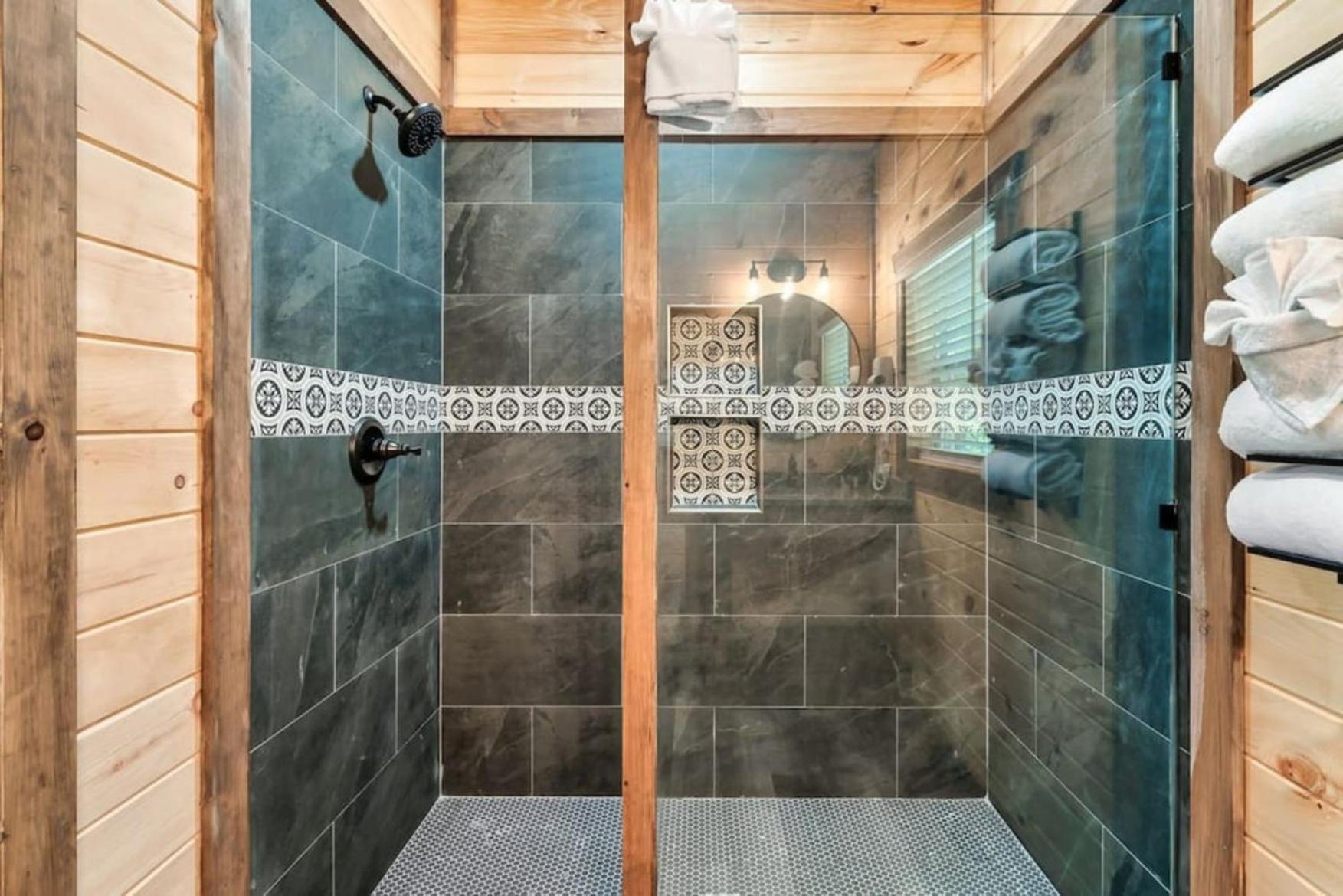 Tranquil Mountain Getaway By Ghosal Luxury Lodging Gatlinburg Eksteriør billede
