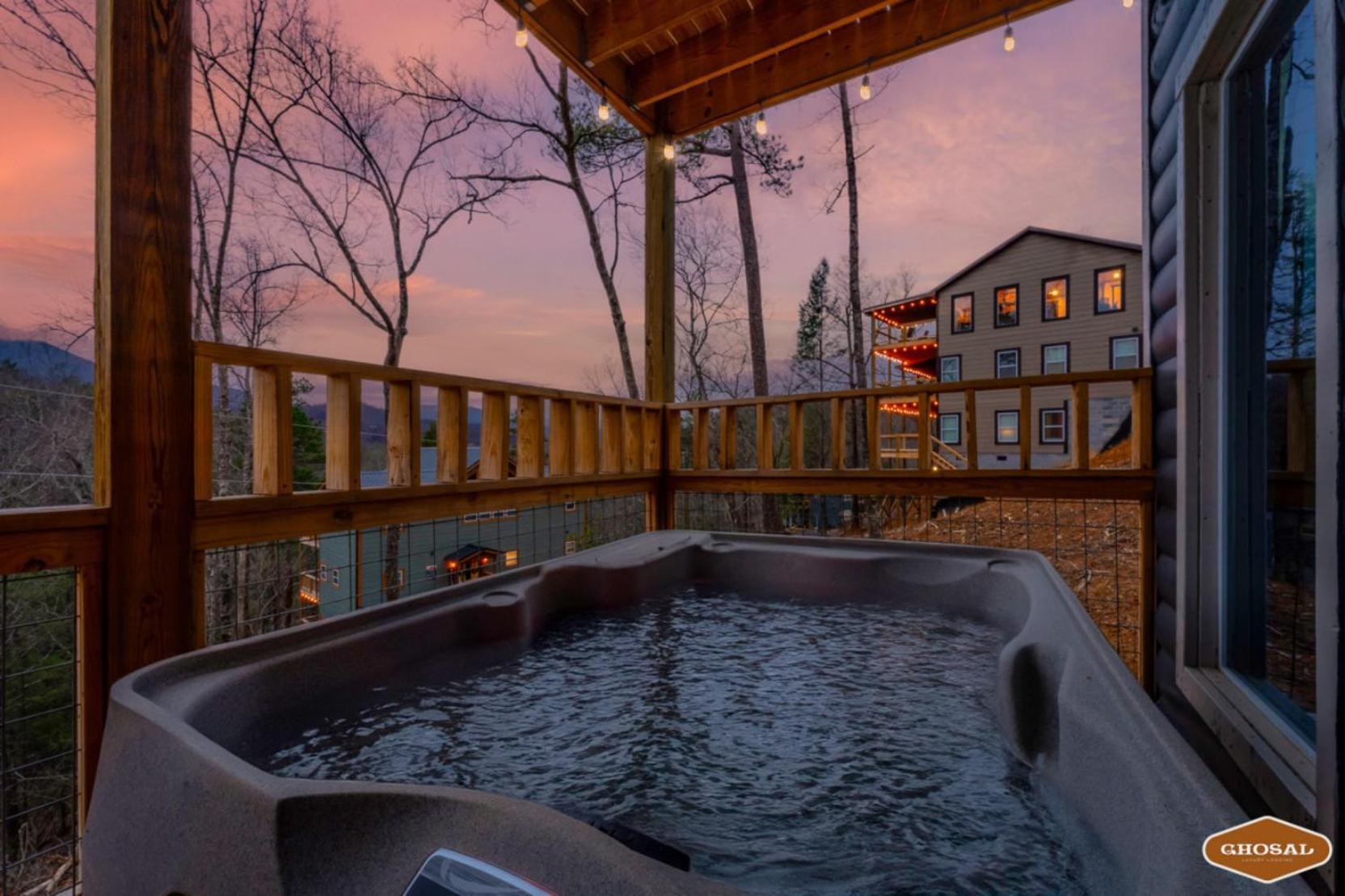 Tranquil Mountain Getaway By Ghosal Luxury Lodging Gatlinburg Eksteriør billede